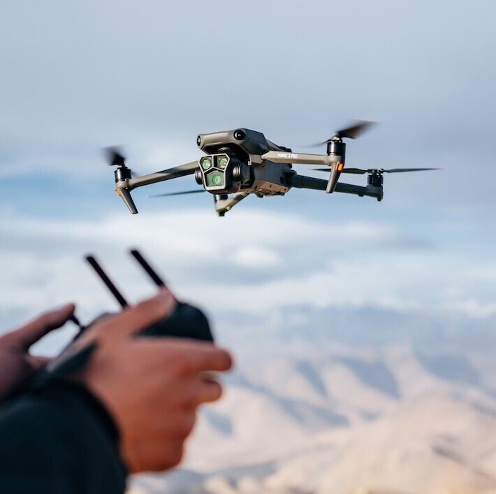 DJI Mavic 3 Pro Cine Premium Combo