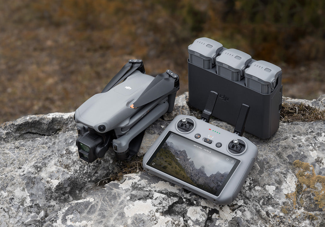 DJI Air 3 Fly More Combo DJI RC 2